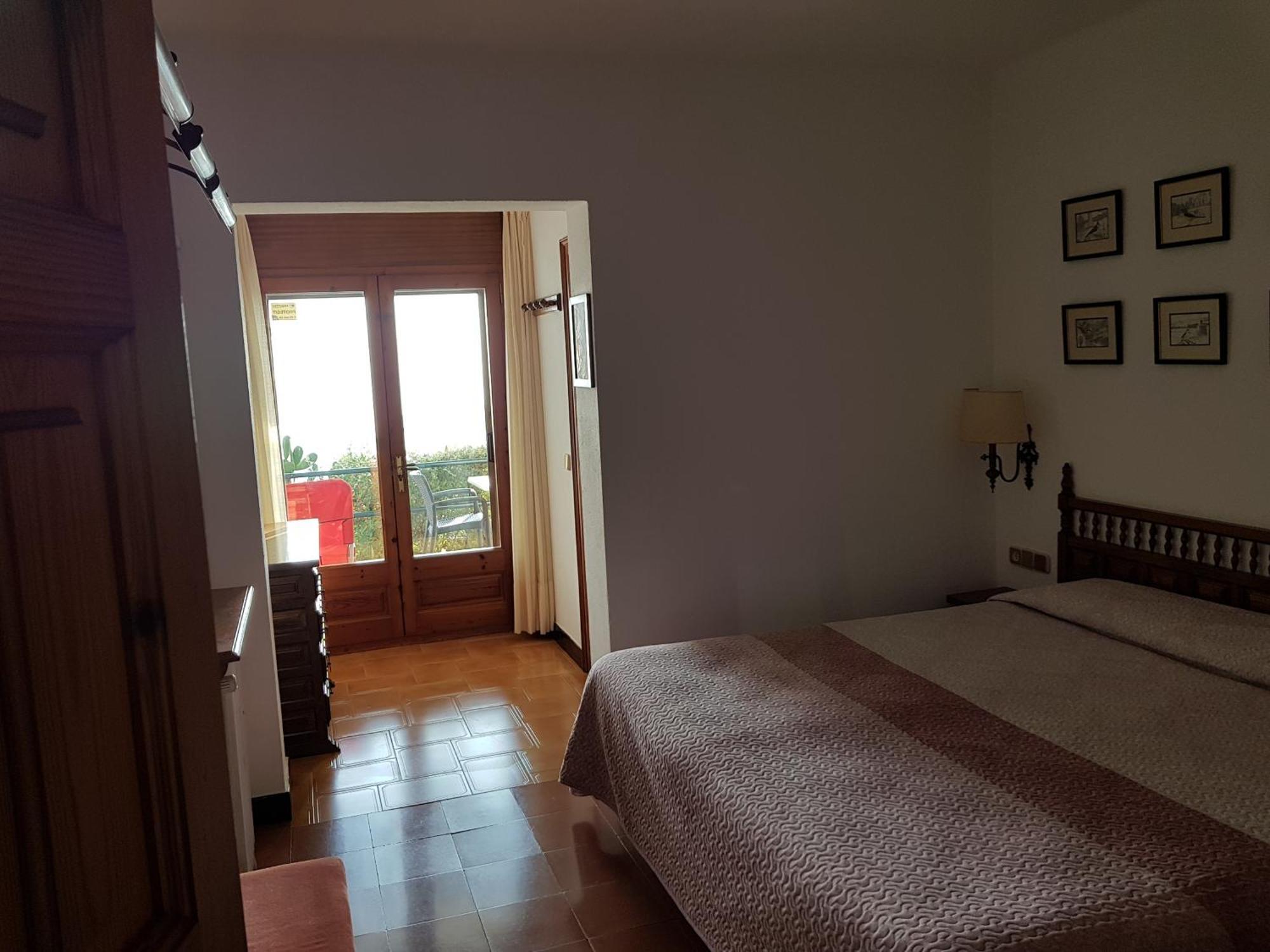 Hostal Sa Barraca - Adults Only เบกูร์ ภายนอก รูปภาพ